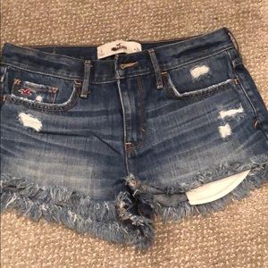Super cute Hollister cut offs